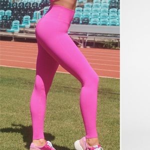 Fabletics bright pink leggings